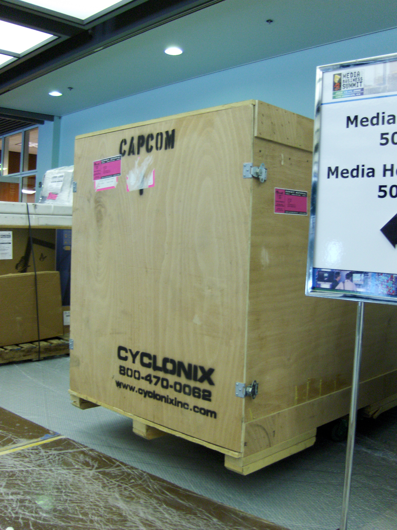 Illustration for article titled First Peek At E3 2008 (Boxes And Furniture Crap)